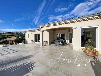 Villa - 210 m² - 8 pièces