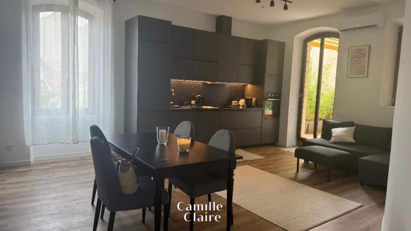 Appartement - 92 m² - 5 pièces