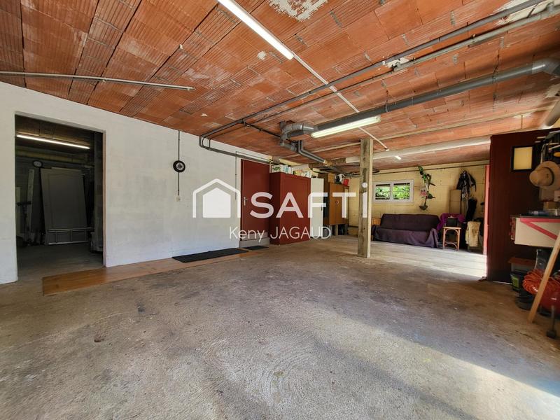 Maison - 211 m² - 8 pièces