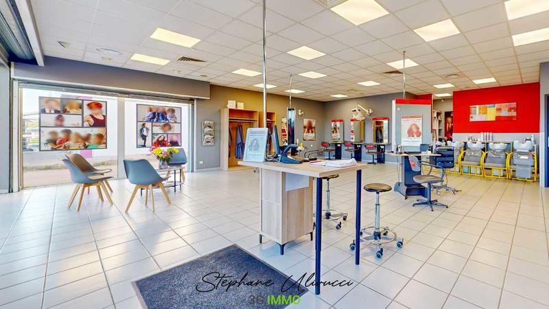 Fonds de commerce - Magasins - 127 m²