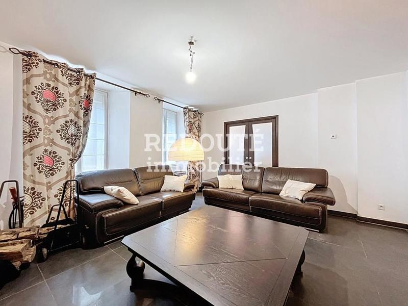 Maison - 236 m² - 8 pièces