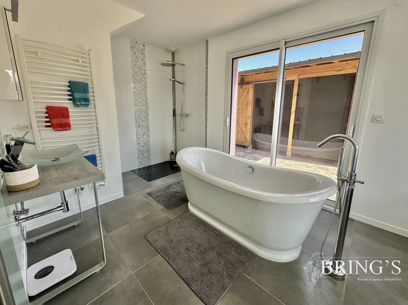 Maison - 137 m² - 4 pièces