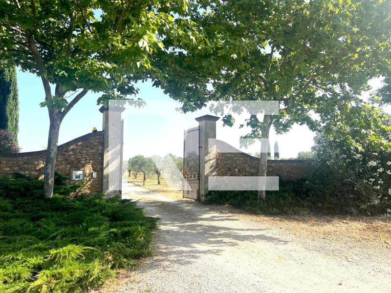 Maison - 350 m² - 12 pièces