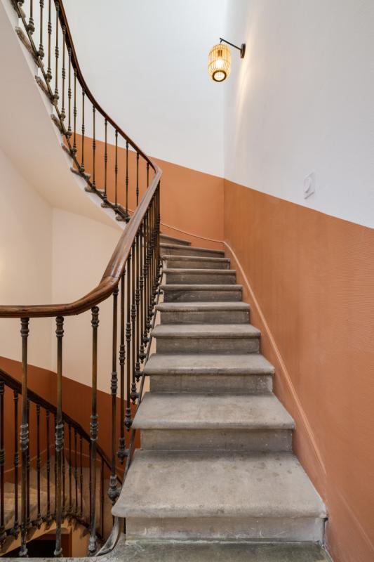 Remise - 350 m² - 15 pièces