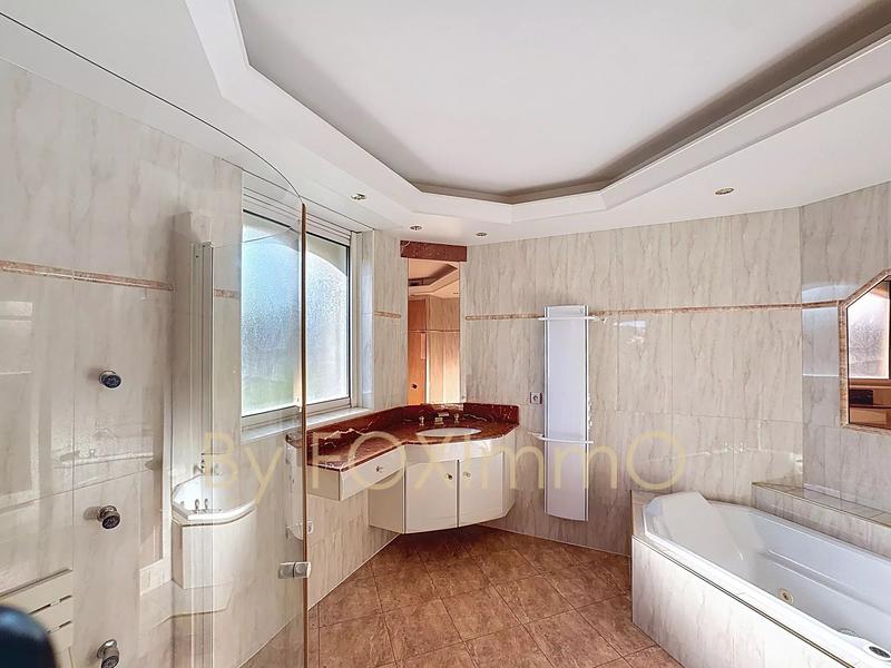 Villa - 170 m² - 5 pièces