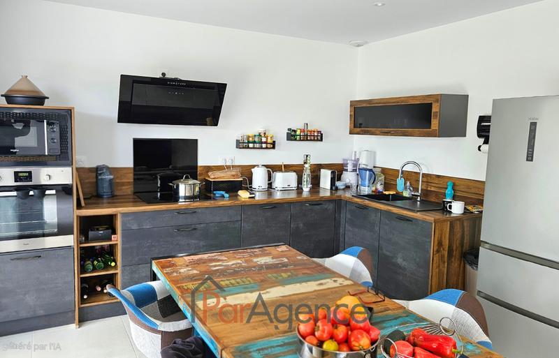 Maison - 82 m² - 3 pièces