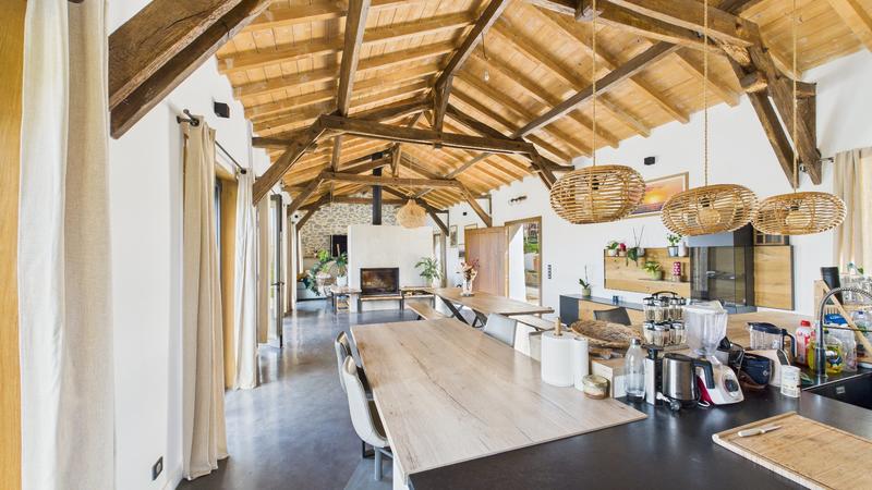 Maison - 350 m² - 9 pièces