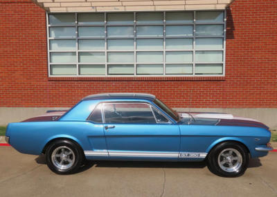 Ford Mustang Coupe V8