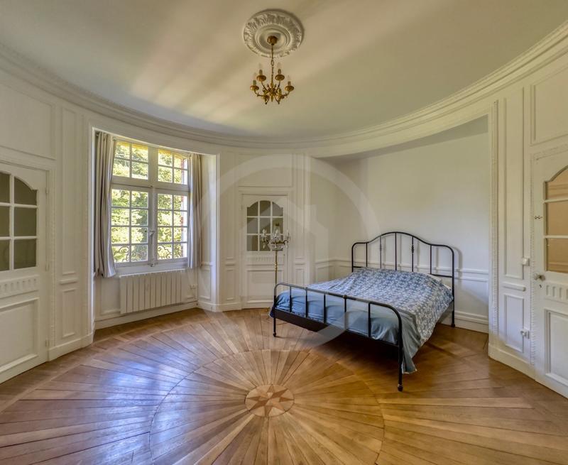 Château - 806 m² - 20 pièces