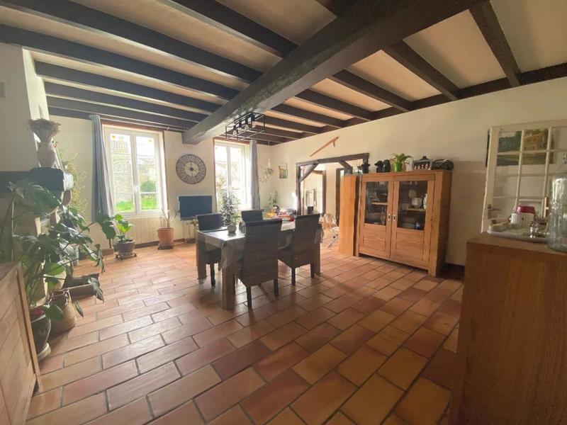 Maison - 361 m² - 15 pièces