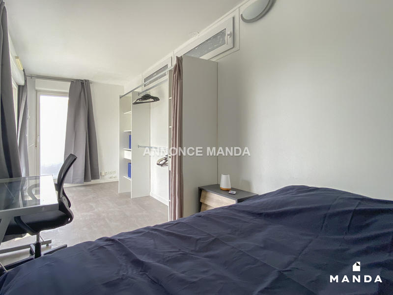 Chambre - 11 m² - 4 pièces