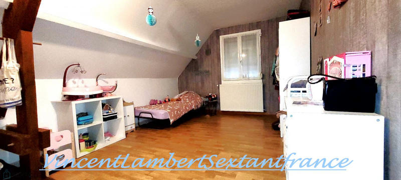 Maison - 185 m² - 8 pièces