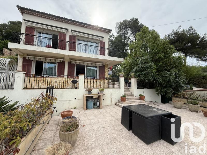 Maison - 187 m² - 7 pièces