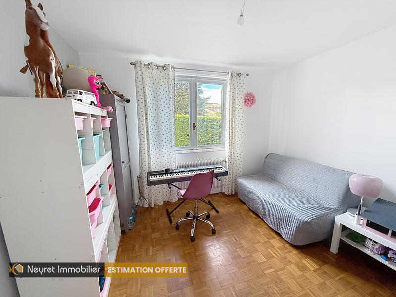 Maison - 214 m² - 6 pièces