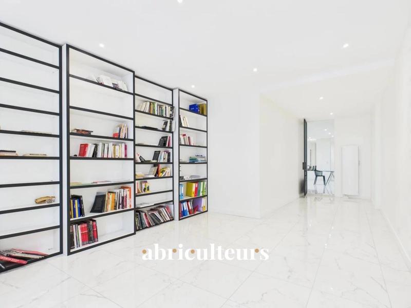 Appartement ancien - 106 m² - 4 pièces