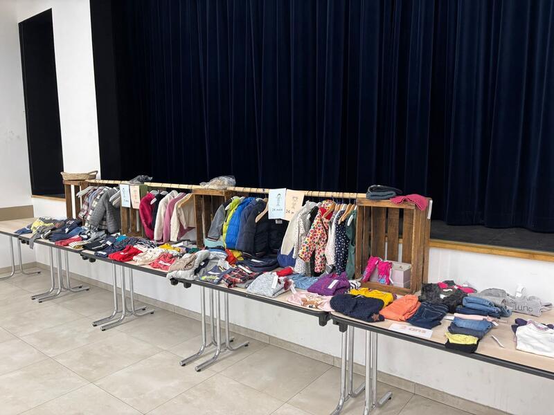 Bourse vêtements -puériculture - grossesse