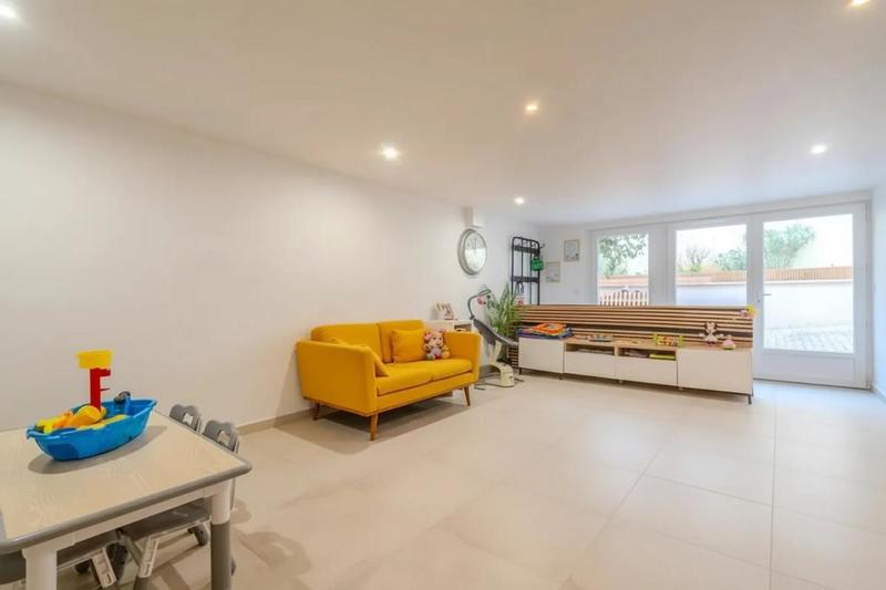 Maison - 232 m² - 8 pièces