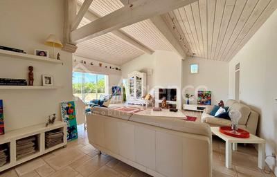 Maison - 204 m² - 5 pièces