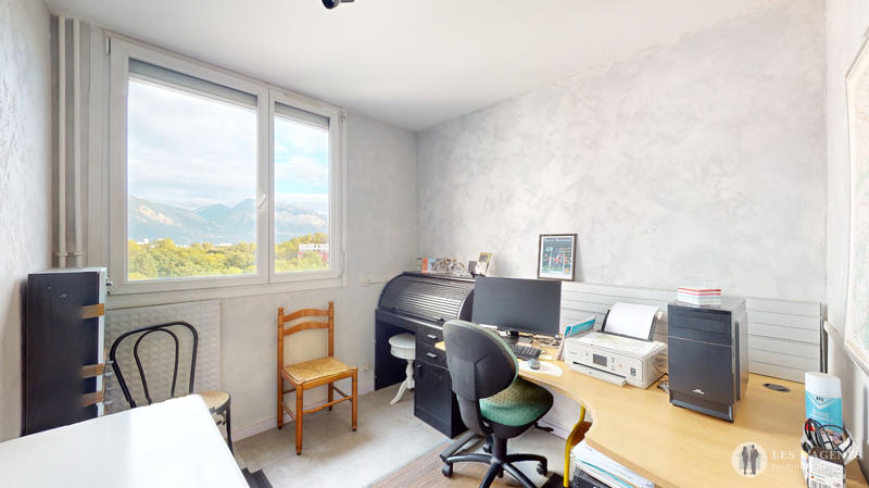 Appartement - 82 m² - 4 pièces