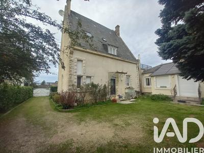 Maison - 300 m² - 12 pièces