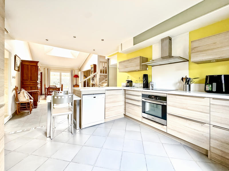 Maison - 96 m² - 5 pièces