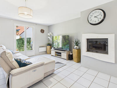 Maison - 90 m² - 4 pièces