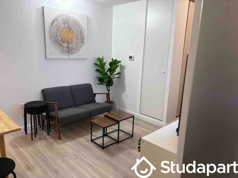 Chambre - 9 m² - 1 pièce