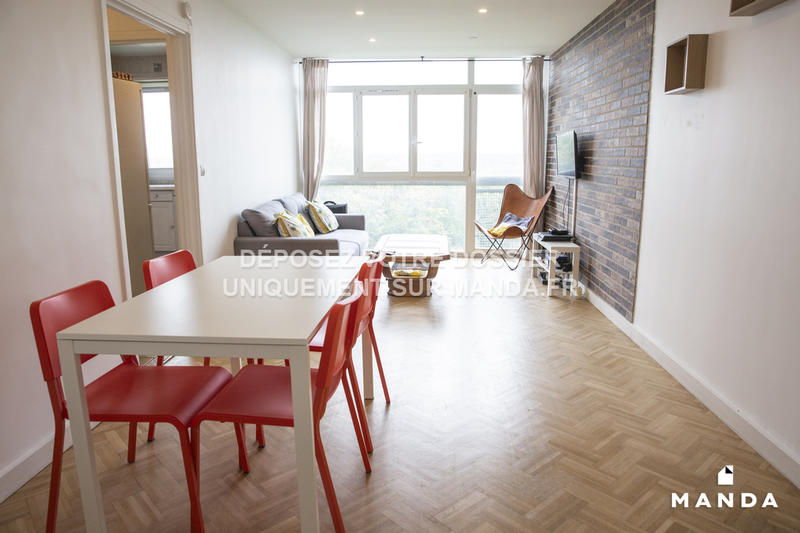 Chambre - 11 m² - 4 pièces