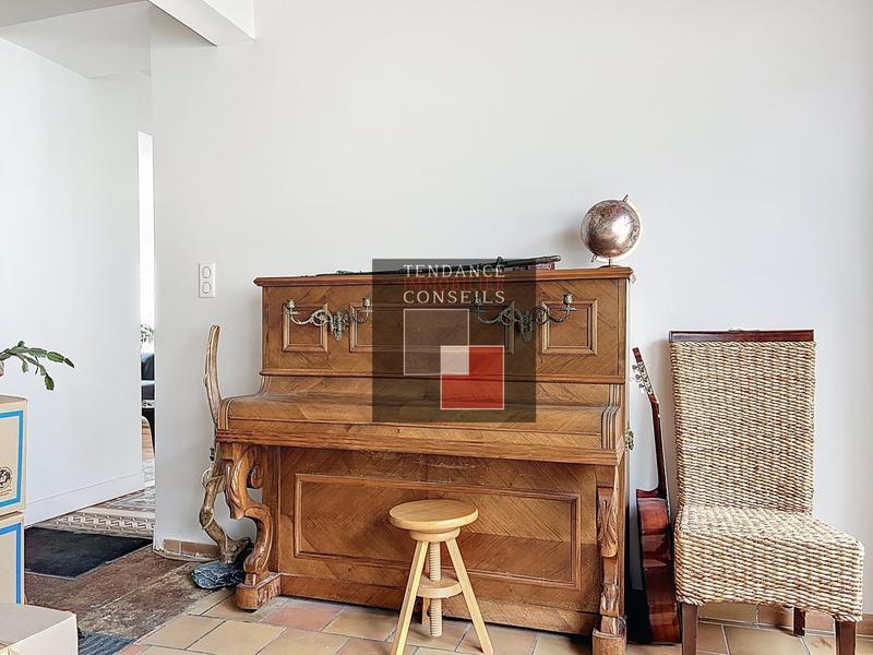 Maison - 300 m² - 13 pièces