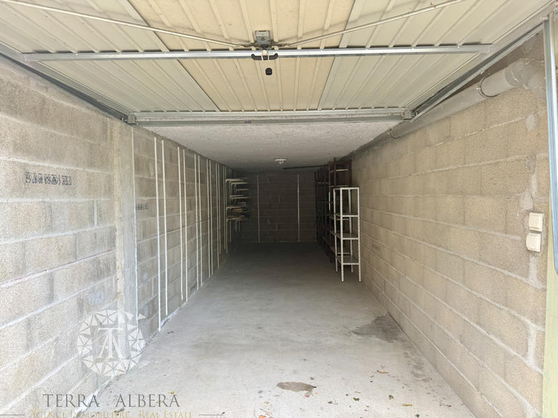 Parking / Garage - 25 m²