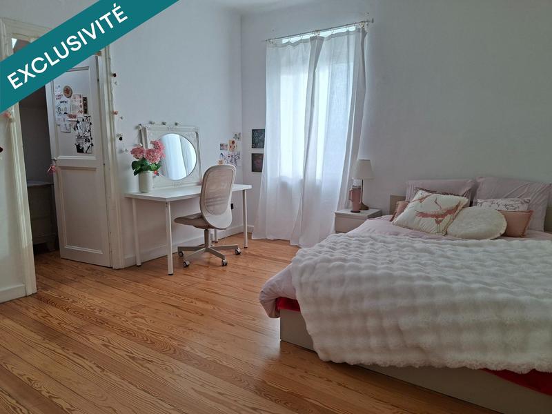 Maison - 180 m² - 8 pièces