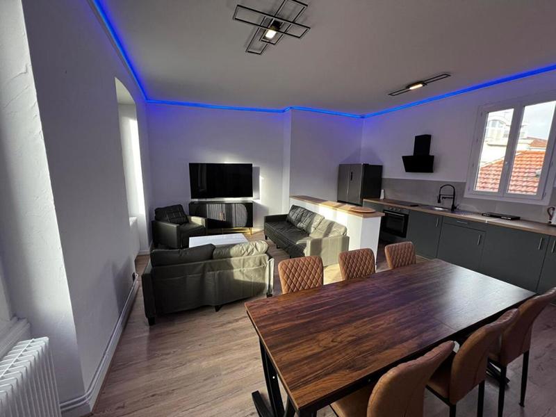 Appartement - 101 m² - 2 pièces