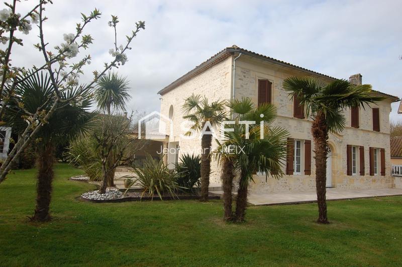 Maison - 220 m² - 6 pièces