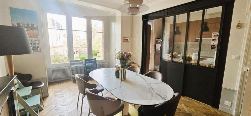 Maison bourgeoise - 135 m² - 6 pièces