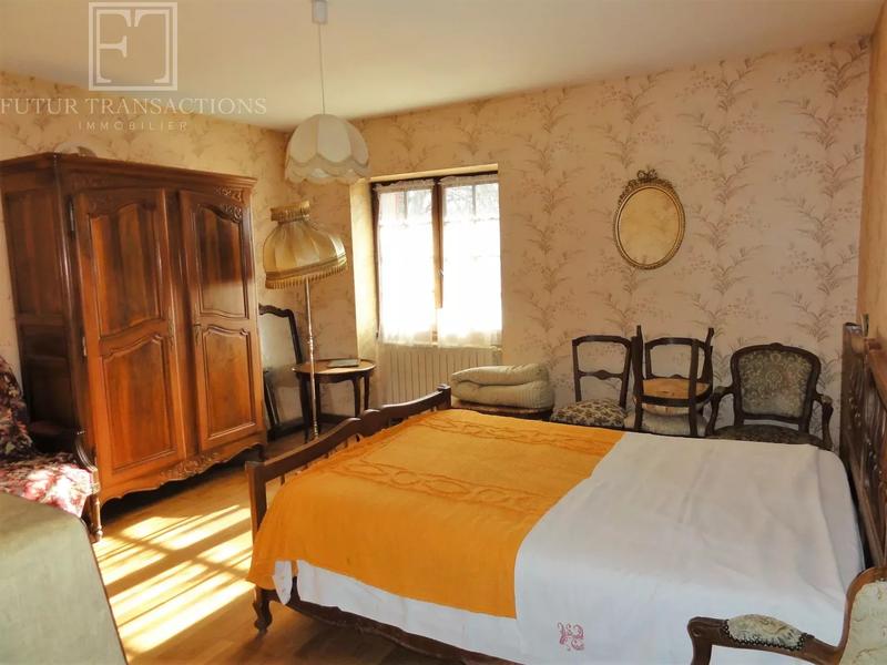 Maison - 198 m² - 8 pièces