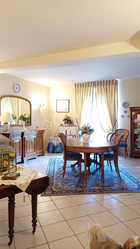 Appartement - 300 m² - 9 pièces