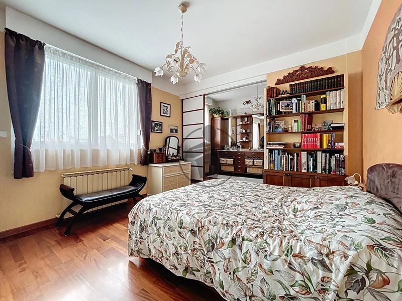 Maison - 232 m² - 6 pièces