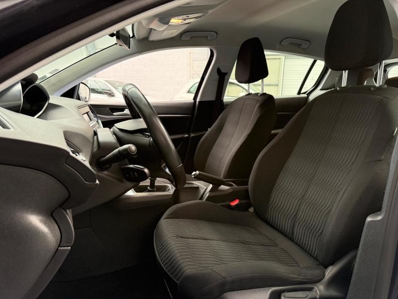 Peugeot 308 1.2 110 Access / Distri Ok