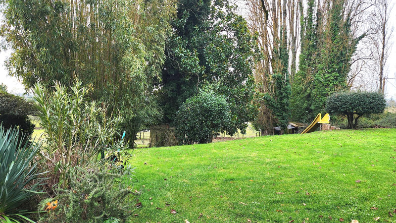 Maison - 251 m² - 8 pièces