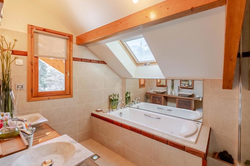 Châlet - 380 m² - 8 pièces