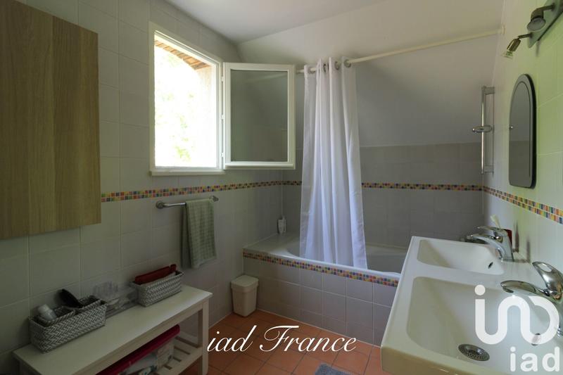 Maison - 169 m² - 8 pièces