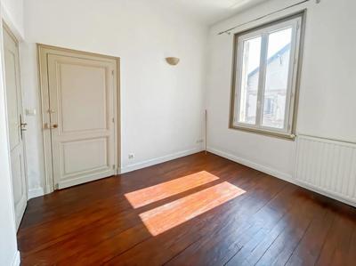 Appartement - 128 m² - 6 pièces