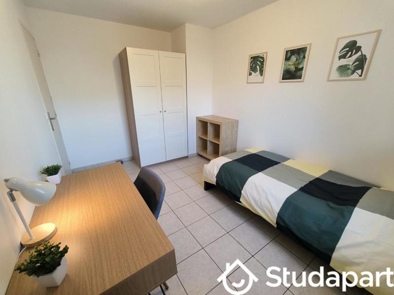 Chambre - 10 m² - 1 pièce