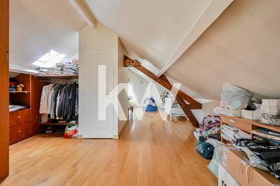 Maison - 230 m² - 8 pièces