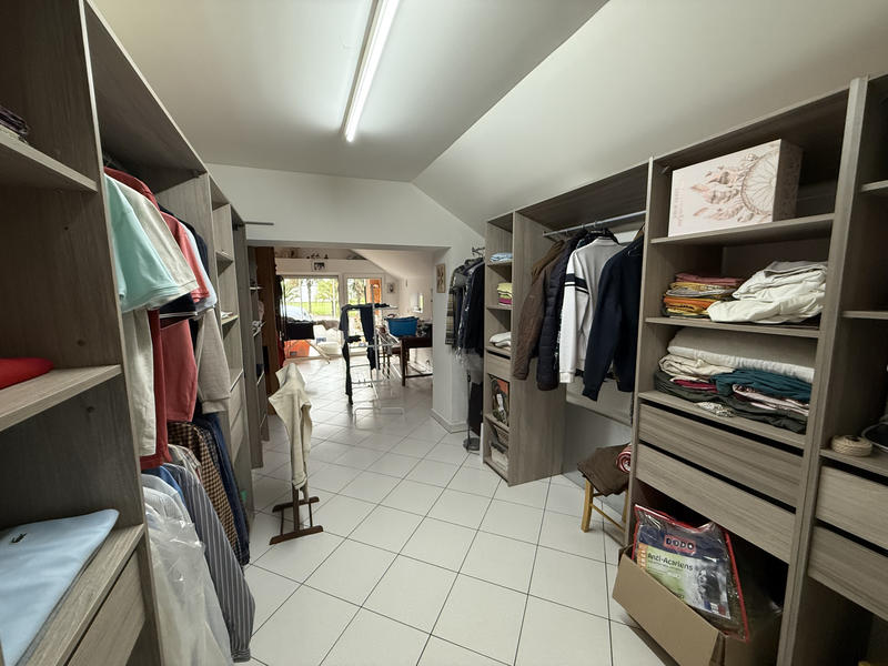 Maison - 214 m² - 7 pièces