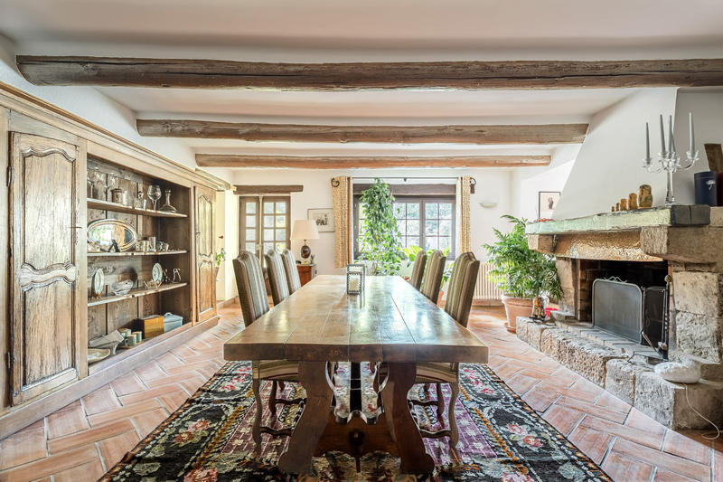 Propriété - 600 m² - 15 pièces