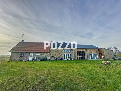 Maison - 305 m² - 13 pièces