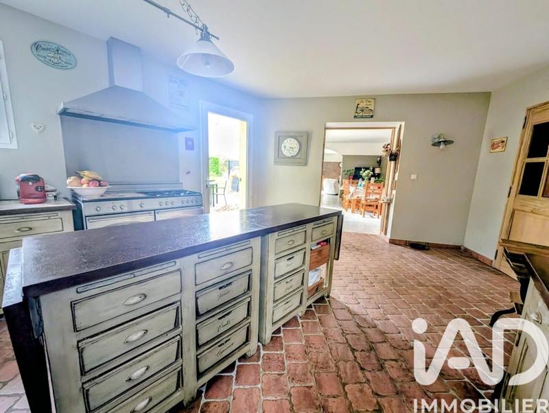 Maison - 271 m² - 9 pièces