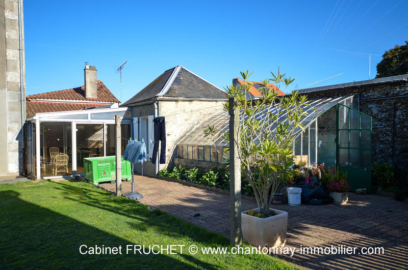 Maison - 420 m² - 13 pièces