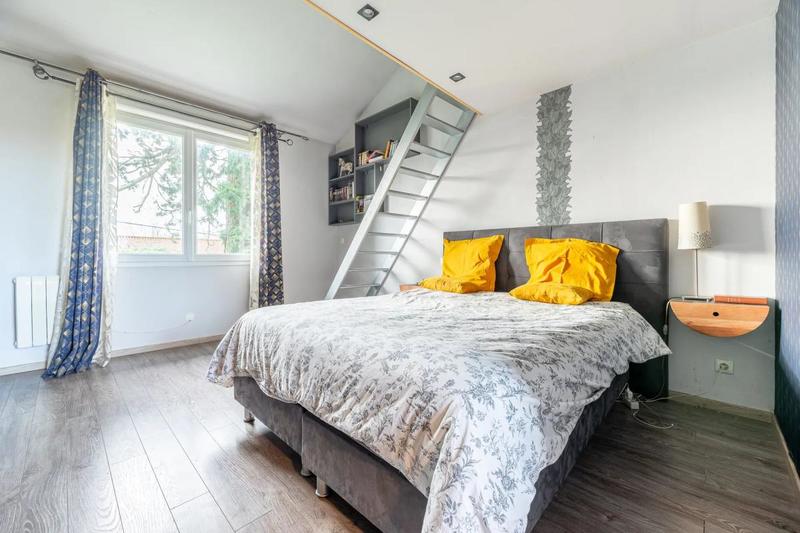 Maison - 200 m² - 8 pièces